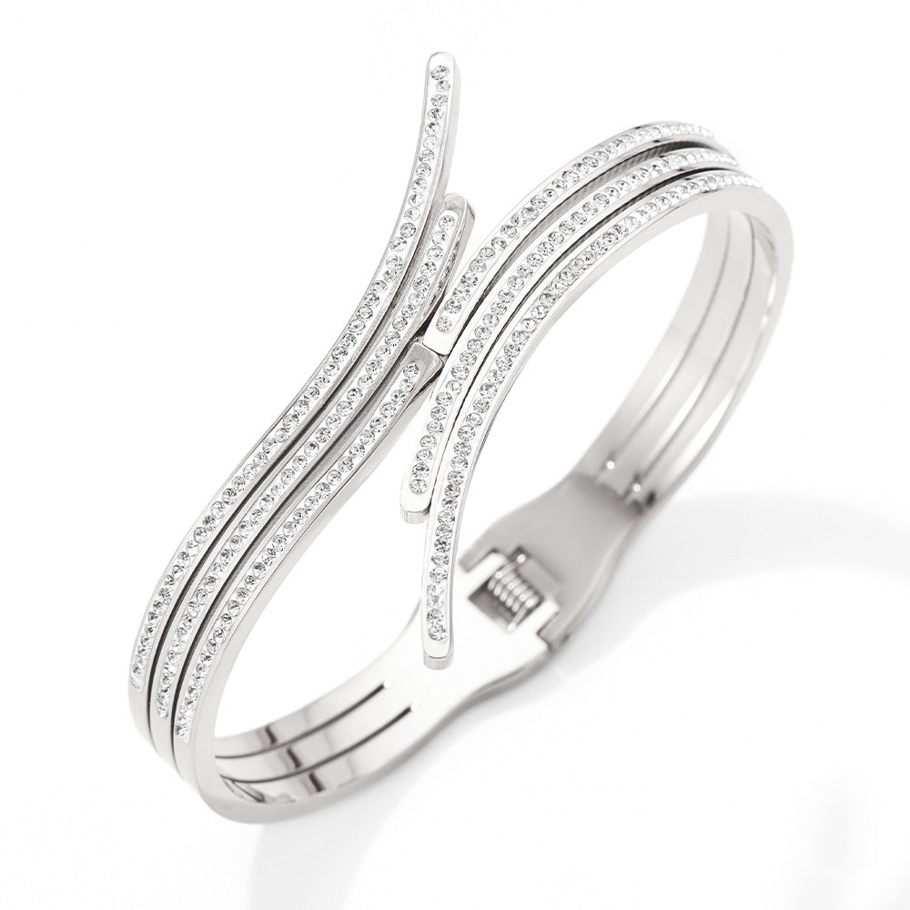18K gold trendy and creative irregular-shaped diamond design bracelet